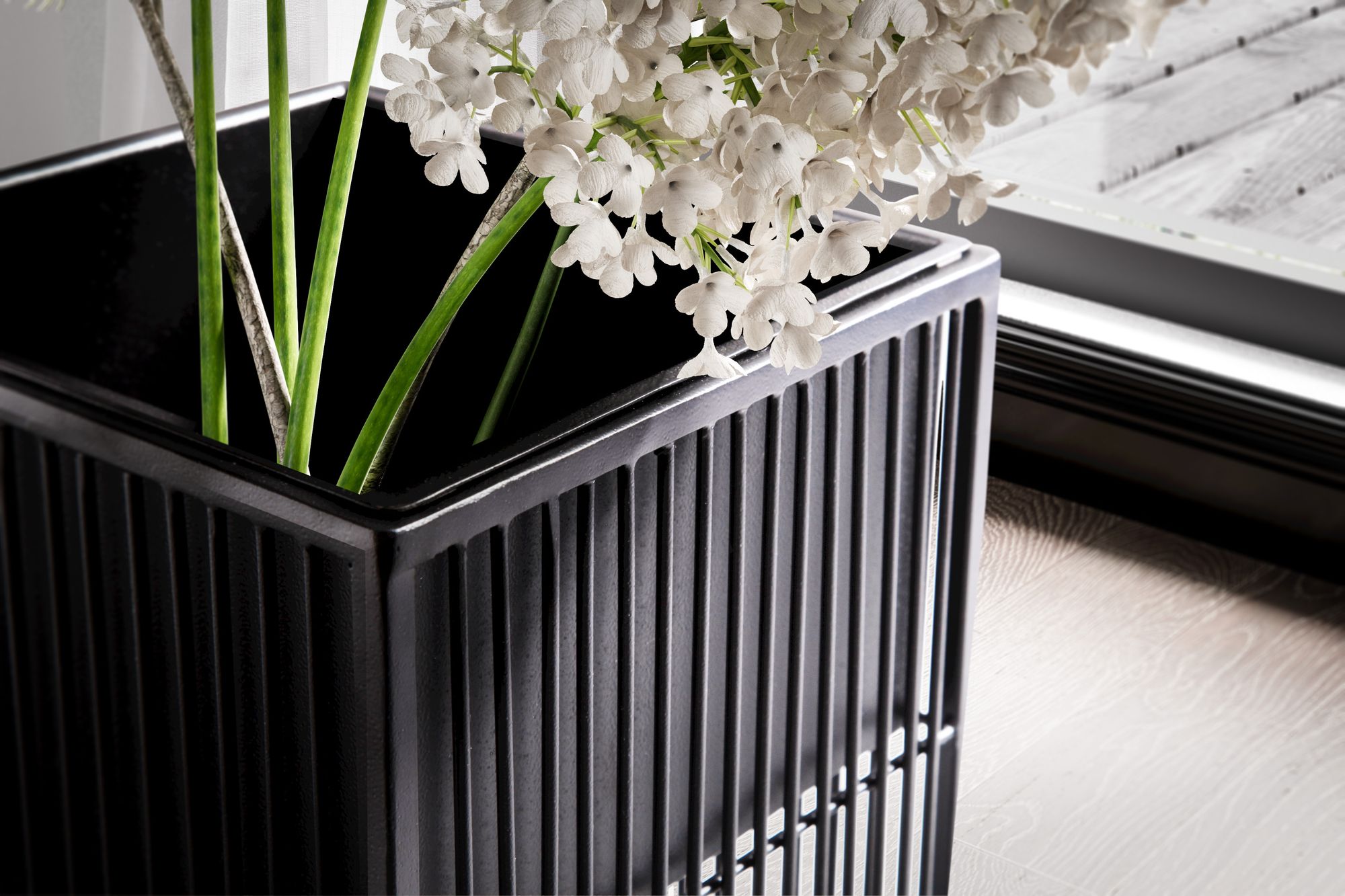 Set di 2 vasi da fiori in metallo nero con cornice